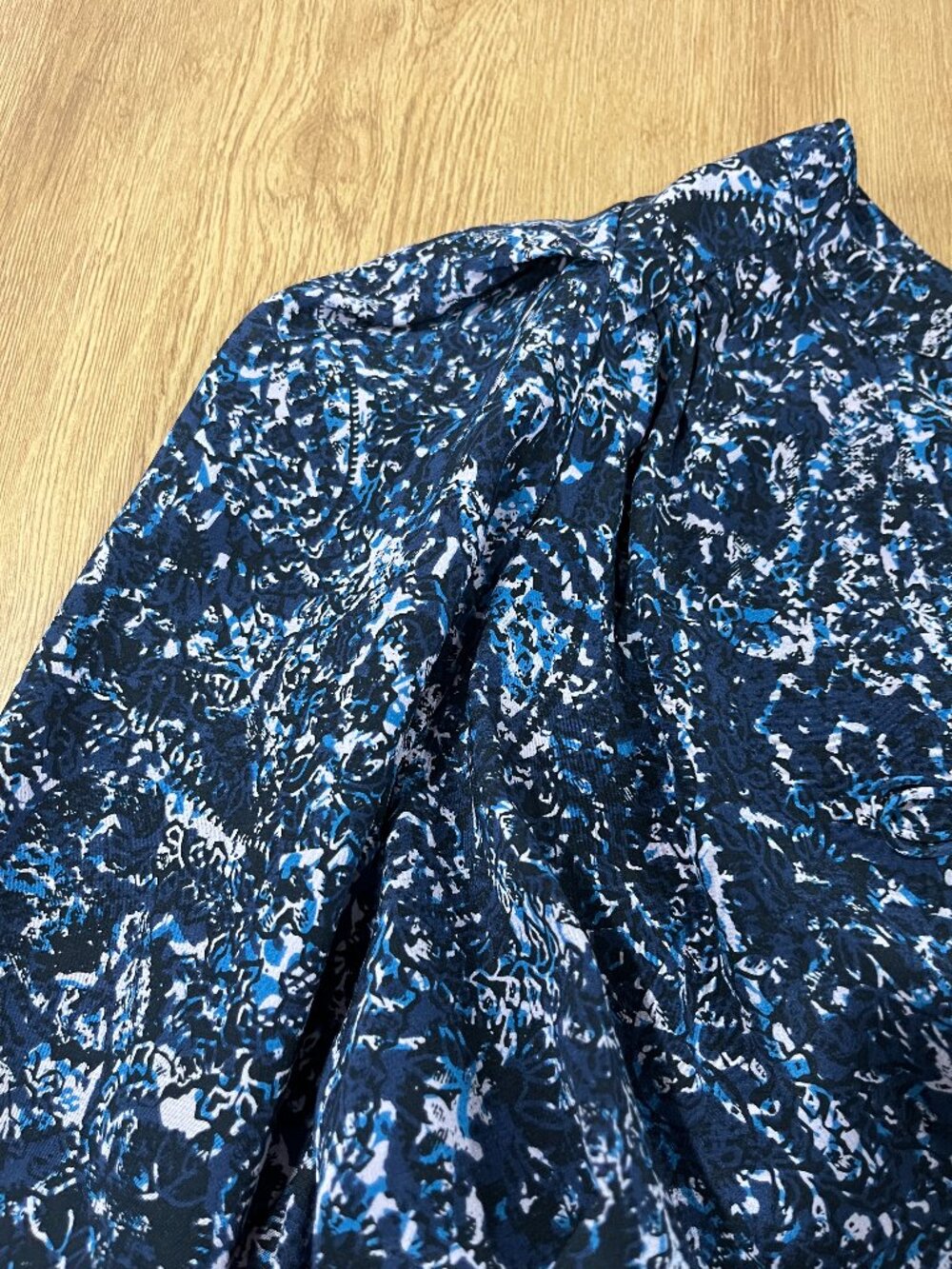 Rebecca Taylor Silk Long Sleeve Blouse in Navy, Size 8 - Picture 7 of 11